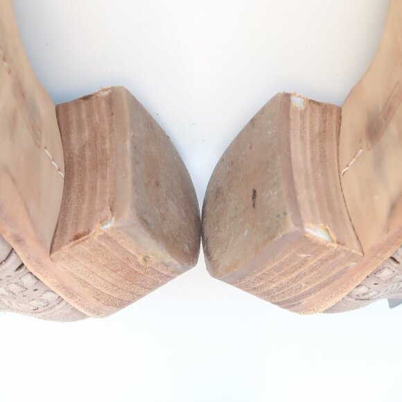 Vince Camuto Taupe Suede Leather Bock Heel Bohemian Ankle Boots Booties Size 8.5 - Picture 16 of 16